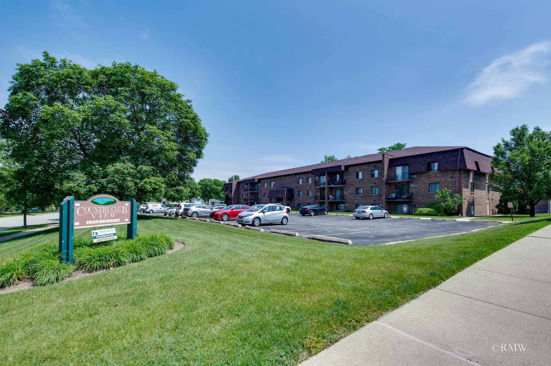 Country Club View Apartments - Photo 1