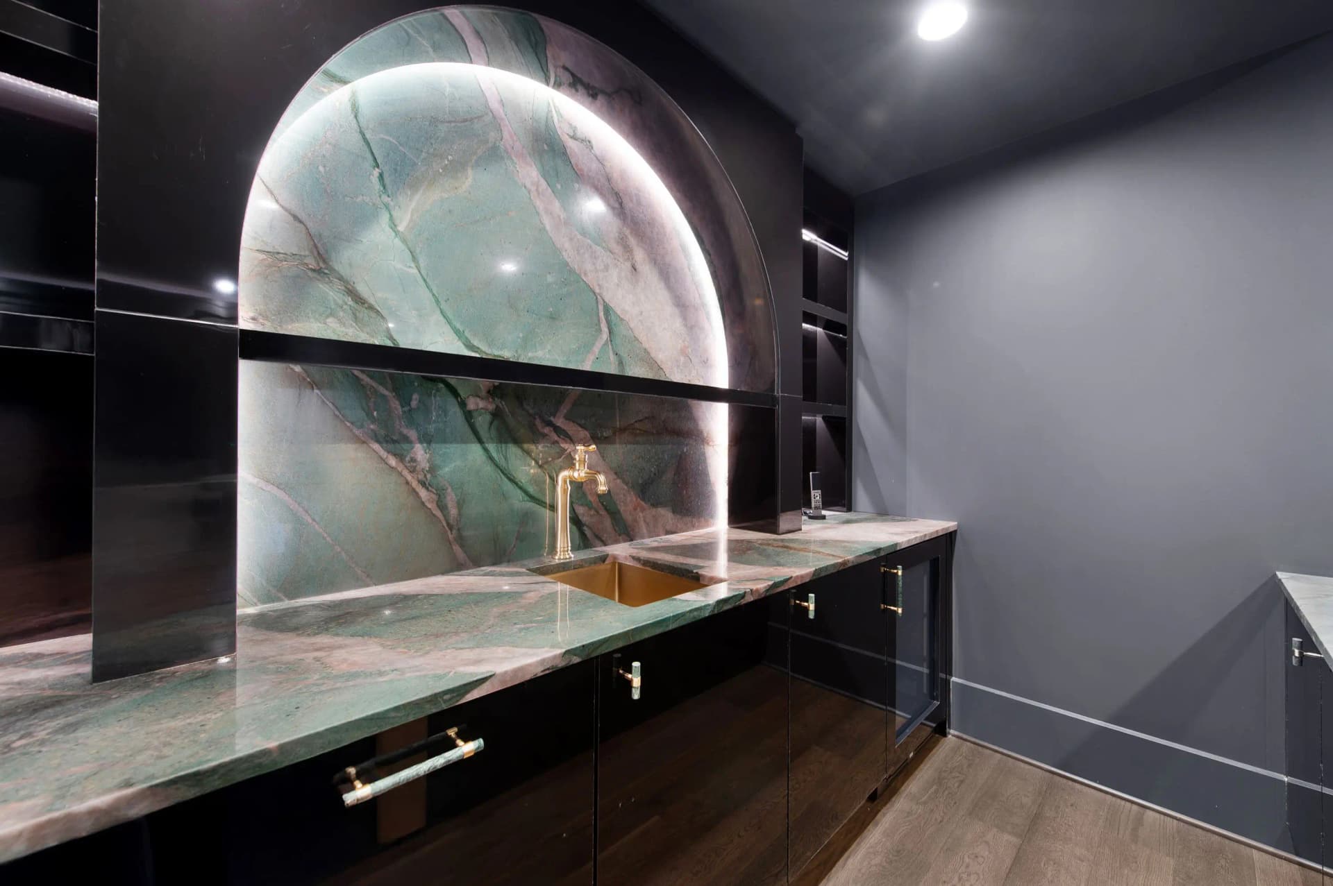 Classic River Forest Residence - Image 4