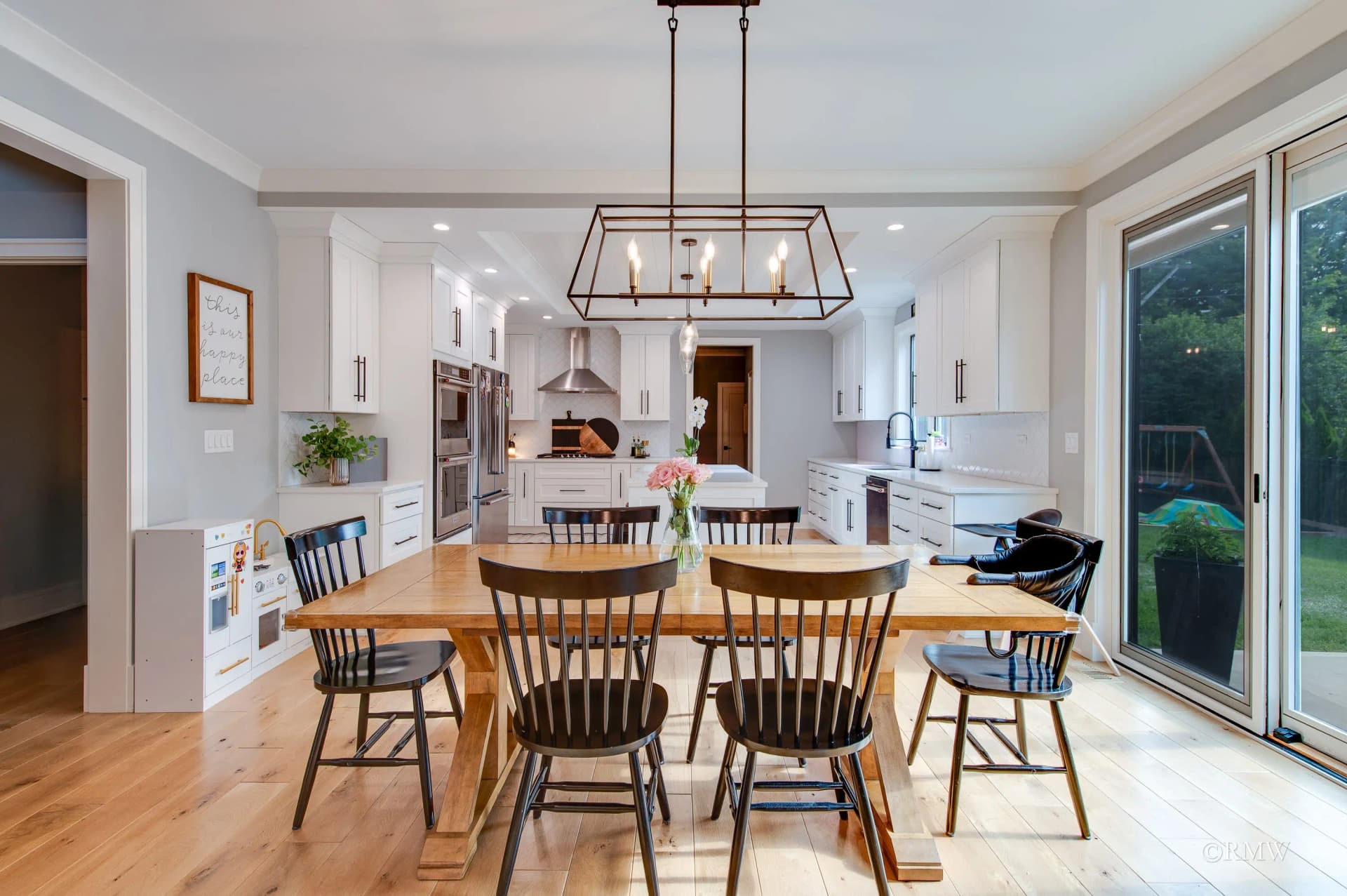 Contemporary Itasca Home - Image 3