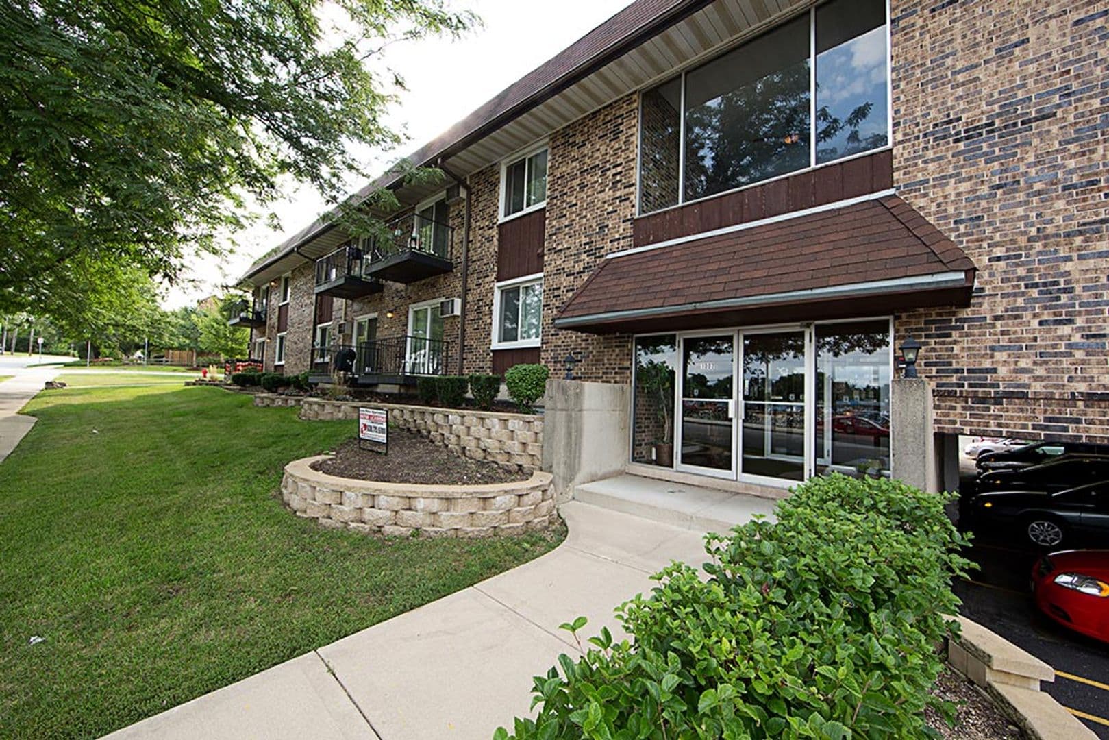 1 bd / 1 ba - Lisle, IL